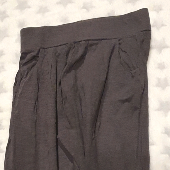 Size 5 casual style dark grey pants - Picture 3 of 5
